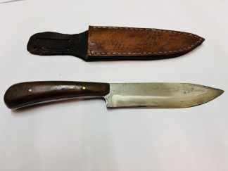 Lote #120R - Cuchillo (28cm) con hoja de acero y cabo en madera - hoja de 16cm + cabo de 12cm, vaina de suela marrón