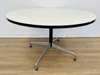 Lote #131RR - Mesa circular con base de hierro y tablero en mdf - 122x75cm