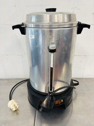 Lote #096R - Termo cafetera en aluminio - 55 cups = 13Lts de capacidad