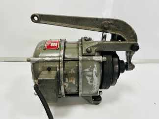 Lote #073 - Motor con embriagué 220V - 1400RPM - 1/4