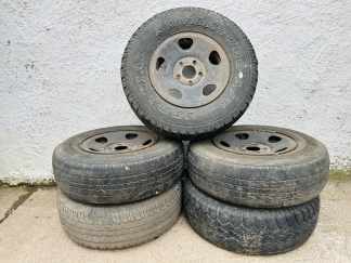 Lote #213 - Cinco ruedas de camioneta 5 agujeros - P225/75R15