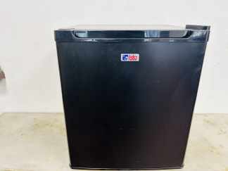 Lote #001 - Mini bar - mantenedor de frío BTV - 43x42x51cm