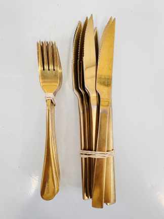 Lote #032A - 12 tenedores 18cm  y 12 cuchillos