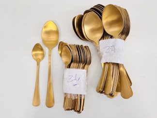 Lote #043 - 27 cucharas de postre 17cm y 26 cucharitas de café 12,5cm