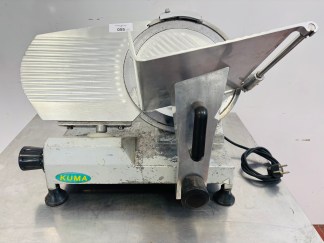 Lote #055 - Maquina de cortar fiambre ¨KUMA¨- 30cm de hoja, (motor ruidoso)
