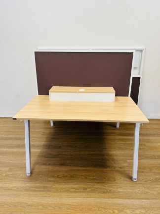 Lote #153RA - Escritorio doble de oficina en caño y cárnica mas separador - 120x145x130cm - 180x130cm