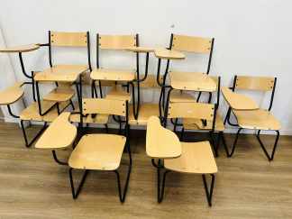 Lote #033A - 20 Sillas con apoya libreta