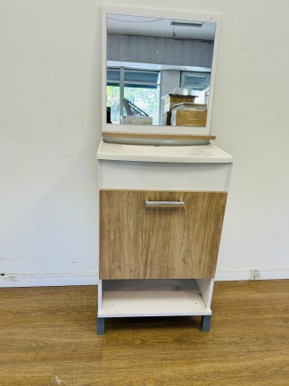 Lote #094 - Mueble de baño en melamínico con bacha y espejo - 60x38x82cm, espejo = 50x50cm