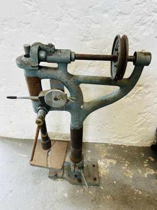 Lote #024 - Taladro de pie - Falta motor 90cm