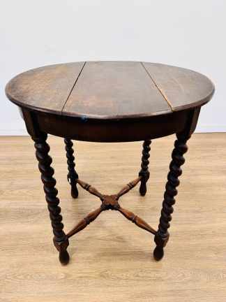 Lote #065 - Mesa de sala estilo Jacobino de roble - 71x78cm