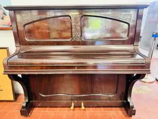 Lote #083 - Piano vertical Lang & Sons de caoba - 142x65x133cm