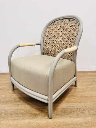 Lote #103 - Sillón de un cuerpo en rattán con siento tapizado - 73x72x95cm - SIN USO, de importante mueblería