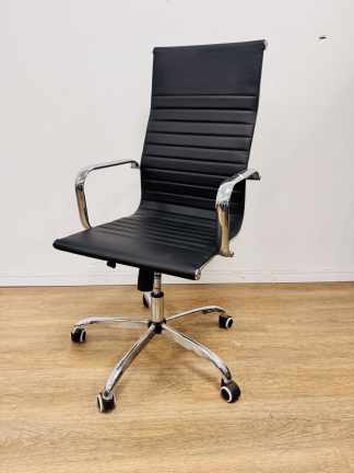 Lote #110 - Silla de oficina de estructura cromada, regulable en altura y rodante