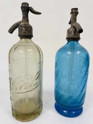 Lote #018 - Dos sifones de soda en vidrio y metal - 31cm