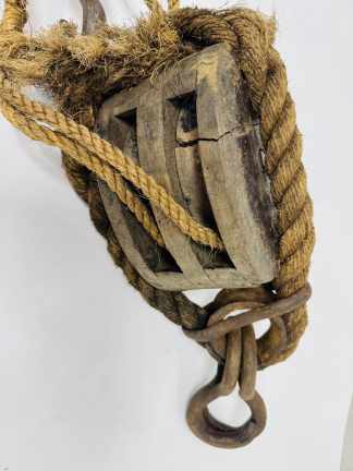 Lote #048 - Aparejo de poleas en madera y hierro - 41 y 25cm