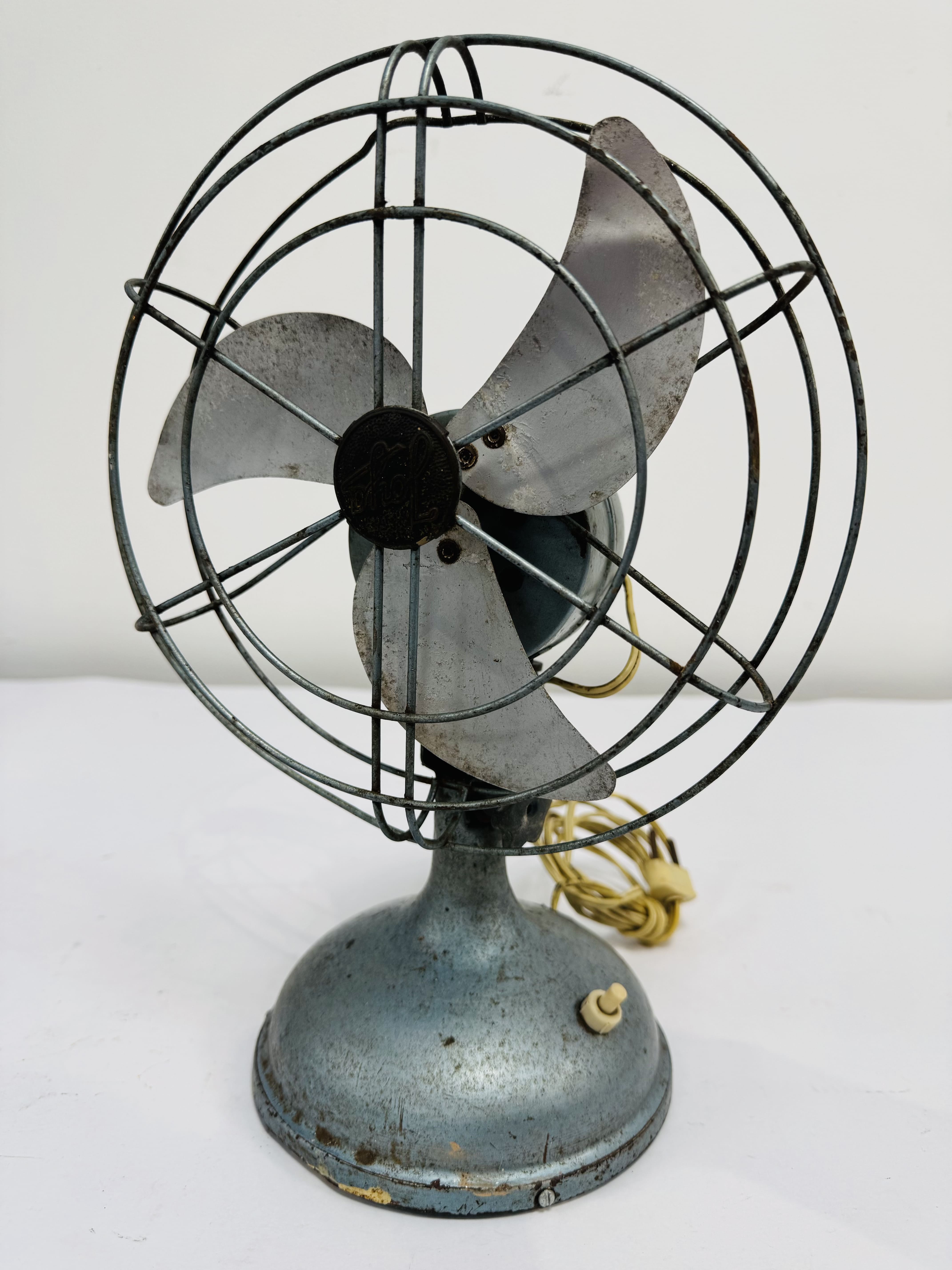 Lote #051 - Ventilador de mesa marca Joya oscilante - 35cm