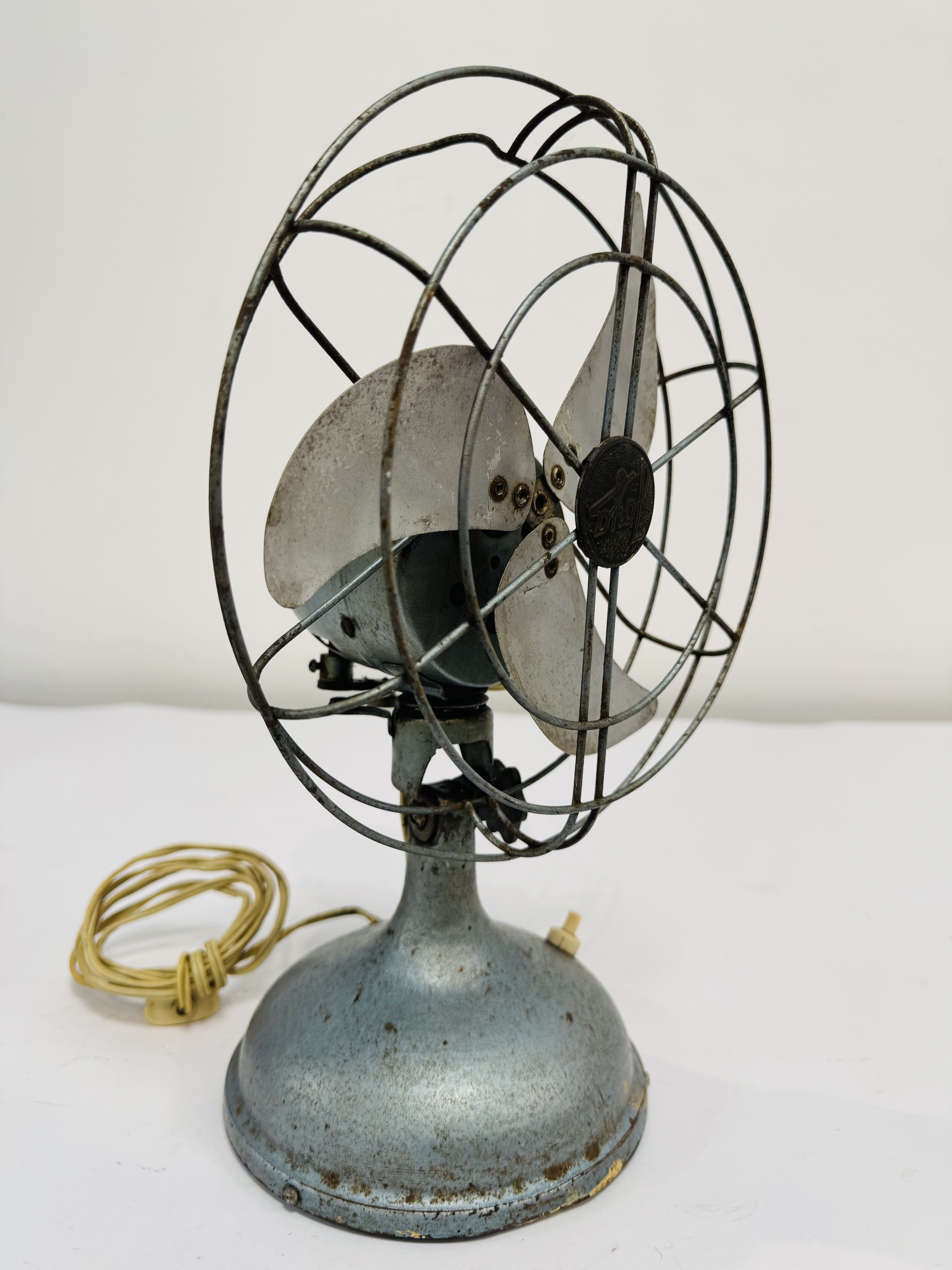 Lote #051 - Ventilador de mesa marca Joya oscilante - 35cm - Imagen 5