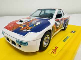 Lote #054 - Auto a escala Burago 1/24 Disney Collection - Donald - origen Italiano