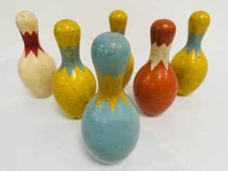 Lote #067 - 6 bolos de madera de colores de los años 80s - 24cm