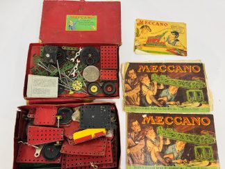 Lote #075 - Juegos Mecano con cientos de piezas de metal, motores a cuerda, manuales - en caja - años 20s