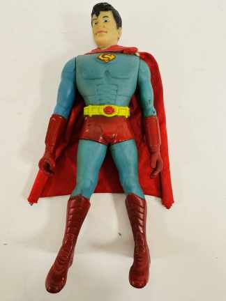 Lote #080 - Muñeco Superman vintage de goma con capa de tela