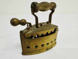 Lote #085 - Pequeña plancha de bronce a carbón - 10x5x10cm