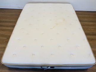 Lote #012 - Colchón de resortes tamaño Queen - 160x200x31cm