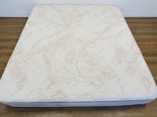 Lote #026 - Colchón de resortes tamaño King - 180x200x30cm