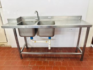 Lote #155 - Mesada en Ac/Inox de alto calibre con doble bacha y grifería - 184x57x92cm, bacha =40x40x30cm