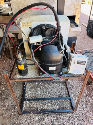 Lote #163 - Motor de refrigeración (incluye base de hiero)