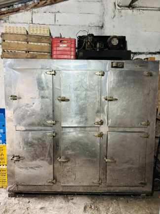 LOTE #024 - Cámara de Ac/Inox de 6 puertas con motor externo para service - 212x70x200cm