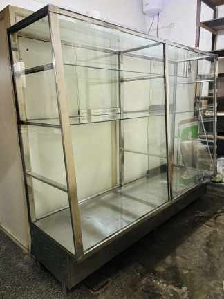 LOTE #041 - Exhibidor de Ac/Inox de alto calibre y vidrio - 200x55x165cm