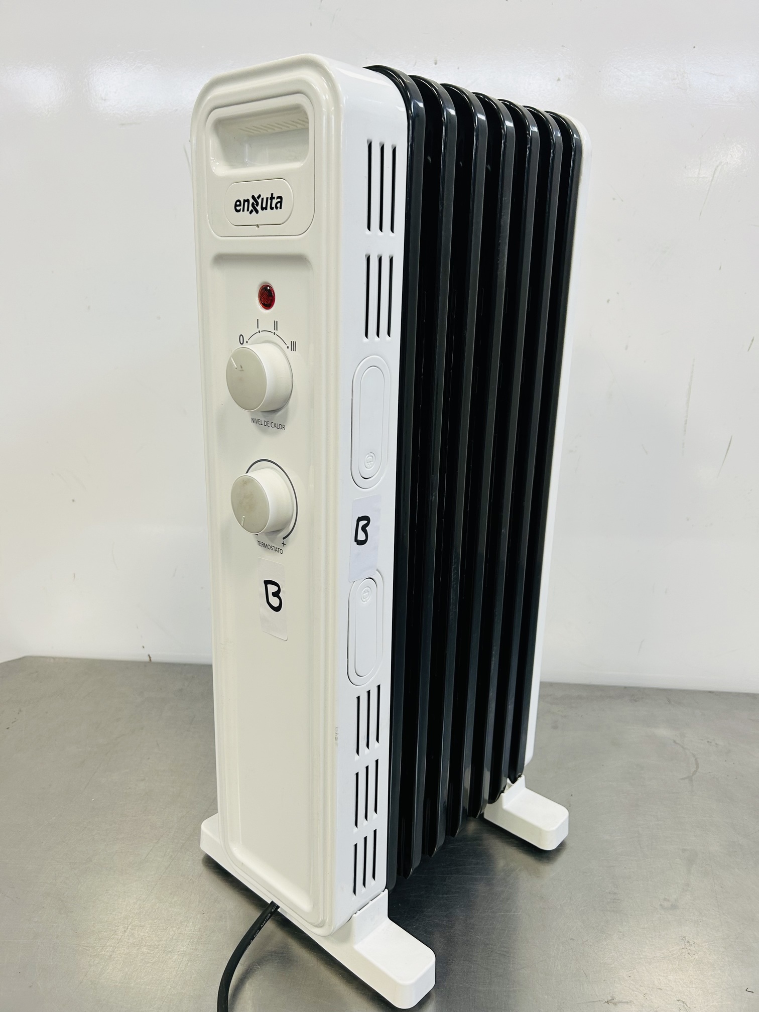 Lote #035 - Radiador de aceite ENXUTA 1500W Mod:RAENX971
