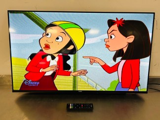 Lote #051 - Smart Tv 40¨Full HD ENXUTA Mod: LEDENX1240SDF2KA - Con control y sin patas