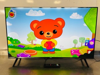 Lote #056 - Smart Tv 43¨Full HD ENXUTA Mod:LEDENX1243DF2KA - Con control - Con patas
