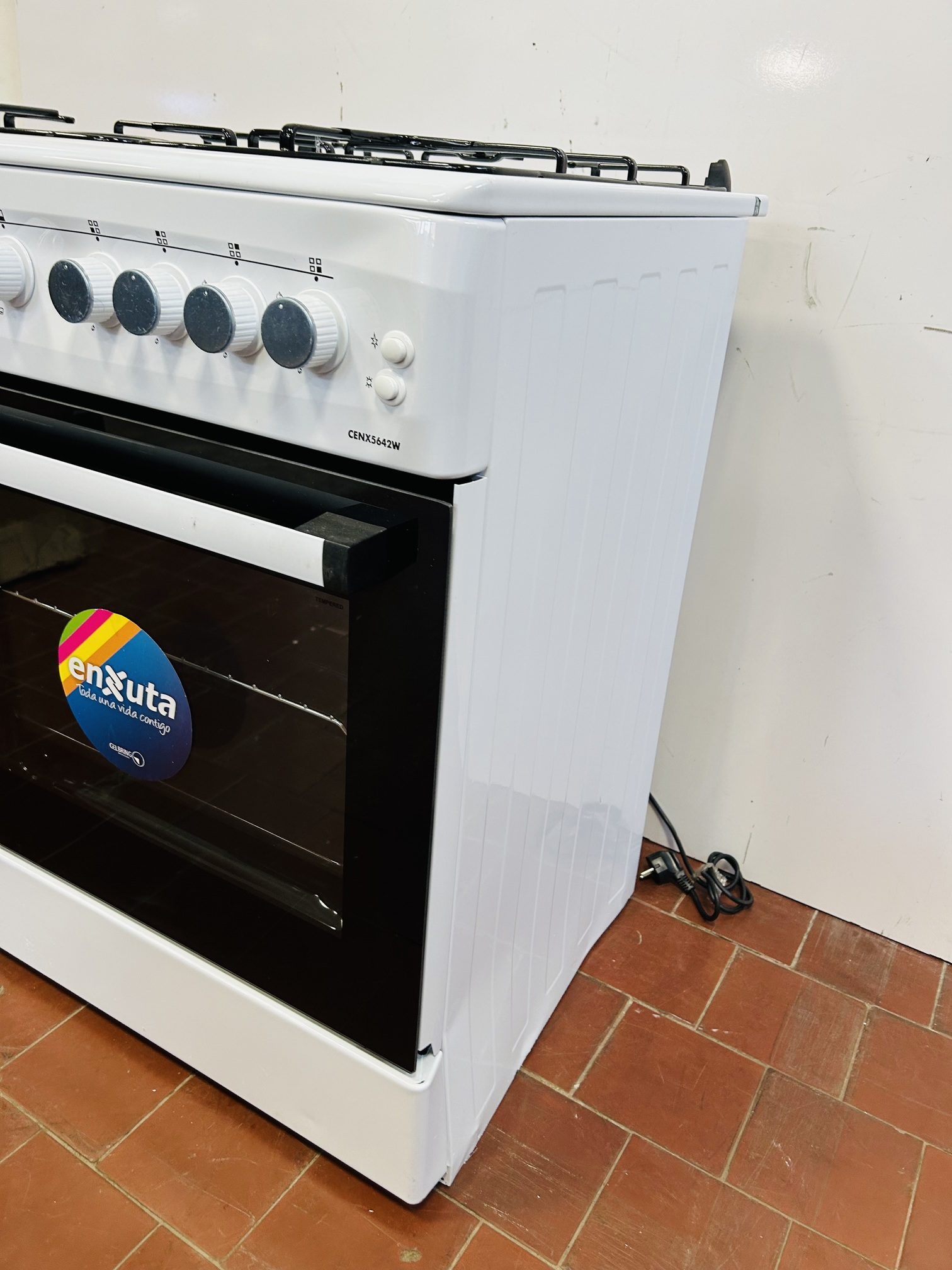 Lote #011 - Cocina a gas Enxuta cuatro hornallas Mod: CENX5642W - 60x60x85cm - Imagen 3