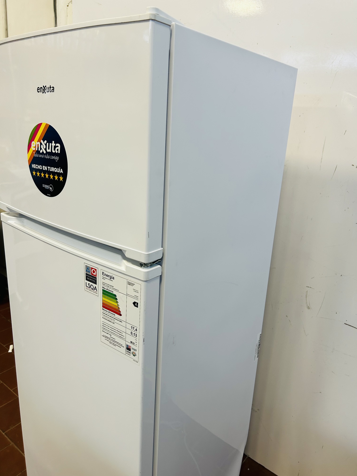 Lote #018 - Refrigerador frío húmedo 213Lts ENXUTA Mod: RENX14-215FHW - 54x53x144cm - Imagen 3