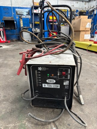 Lote #016 - Soldadora eléctrica ¨neo¨ 7300 turbo ventilada