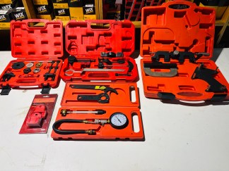 Lote #061 - Kit de herramientas de sincronización para puesta a punto + kit de compresimetro  (4 piezas)