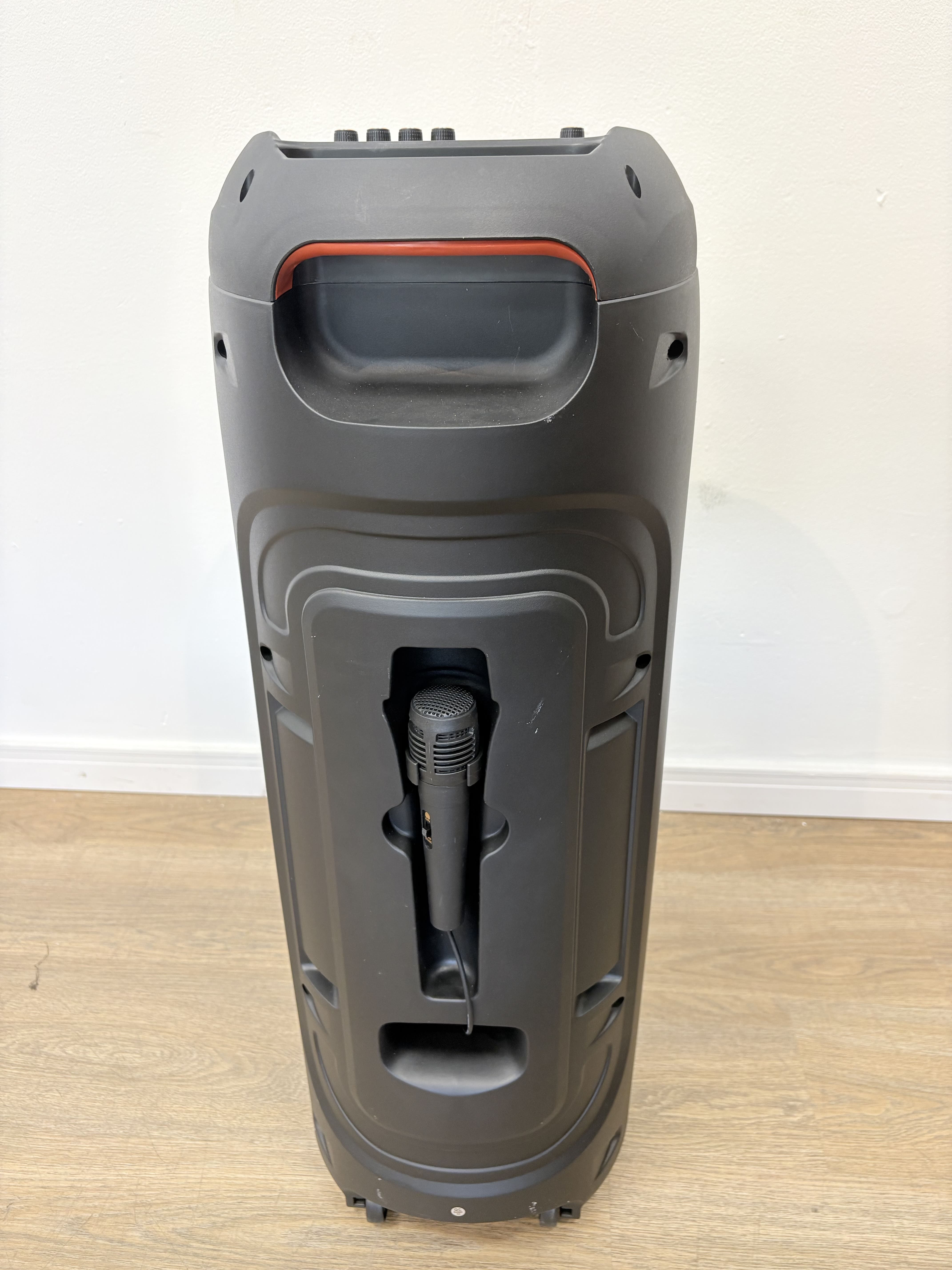 Lote #031 - Parlante portátil a batería con bluetooth, control remoto y micrófono - 80cm - Imagen 4