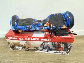 Lote #050 - Skate hoverboard eléctrico, con bluetooth, parlante y luces led