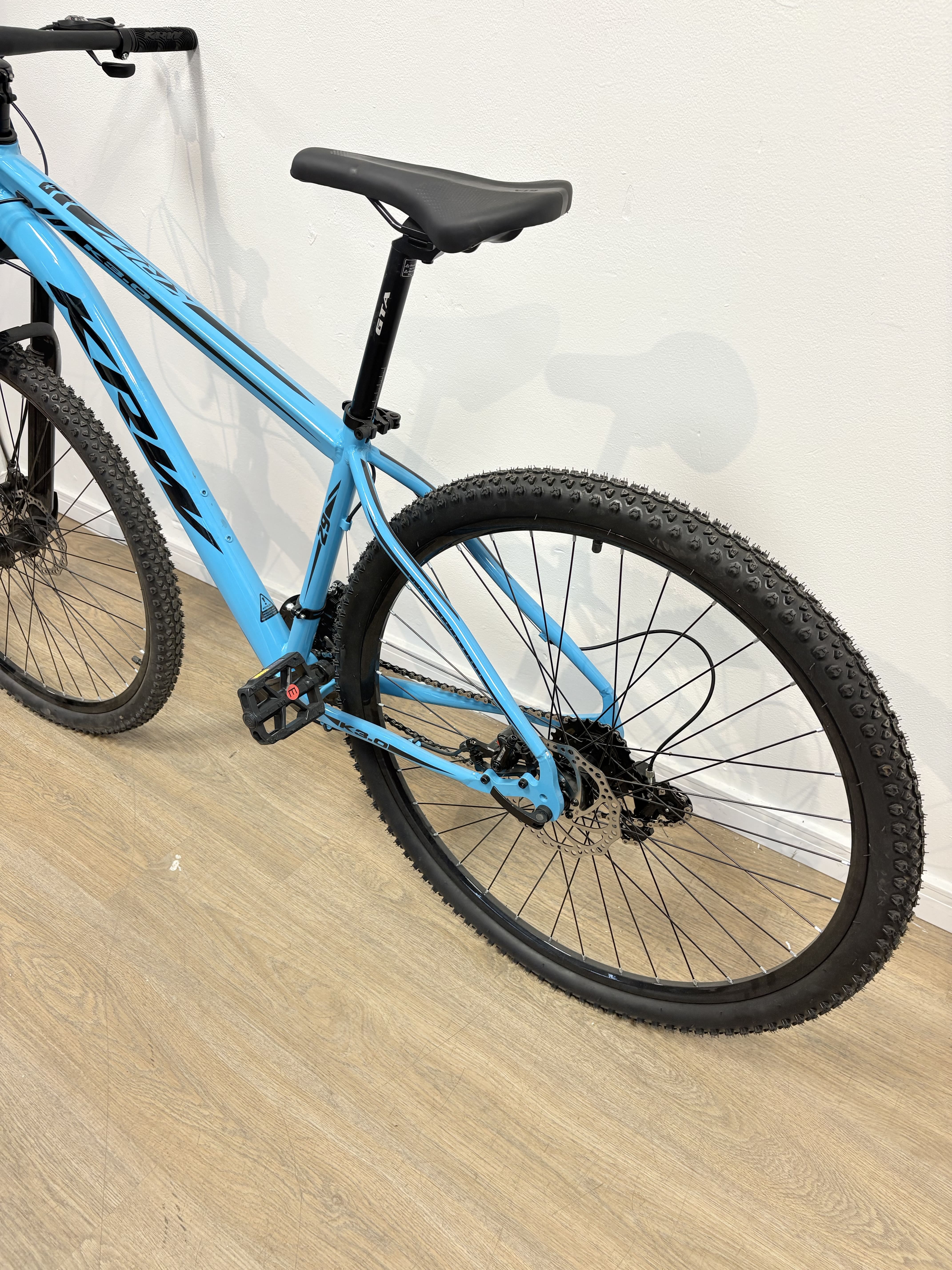 Lote #056 - Bicicleta KRW - rodado 29 - falta ajuste en freno trasero - Imagen 2