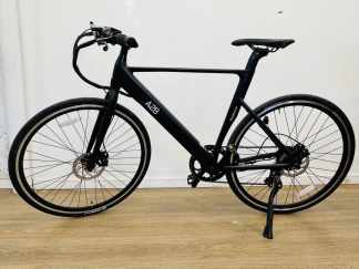 Lote #001 - Bicicleta eléctrica A2B Radiance rodado 28 36v, con 7 cambios Shimano. Potencia 250w, autonomía hasta 40 km. Batería 9ah 36v, aleación de aluminio 6061. No trae llave ni cargador