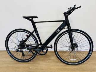 Lote #010 - Bicicleta eléctrica A2B Radiance rodado 28 36v, con 7 cambios Shimano. Potencia 250w, autonomía hasta 40 km. Batería 9ah 36v, aleación de aluminio 6061. No trae llave, ni cargador