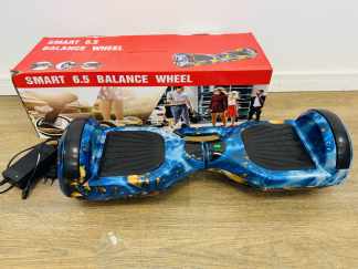 Lote #022 - Skate hoverboard eléctrico, con bluetooth, parlante y luces led