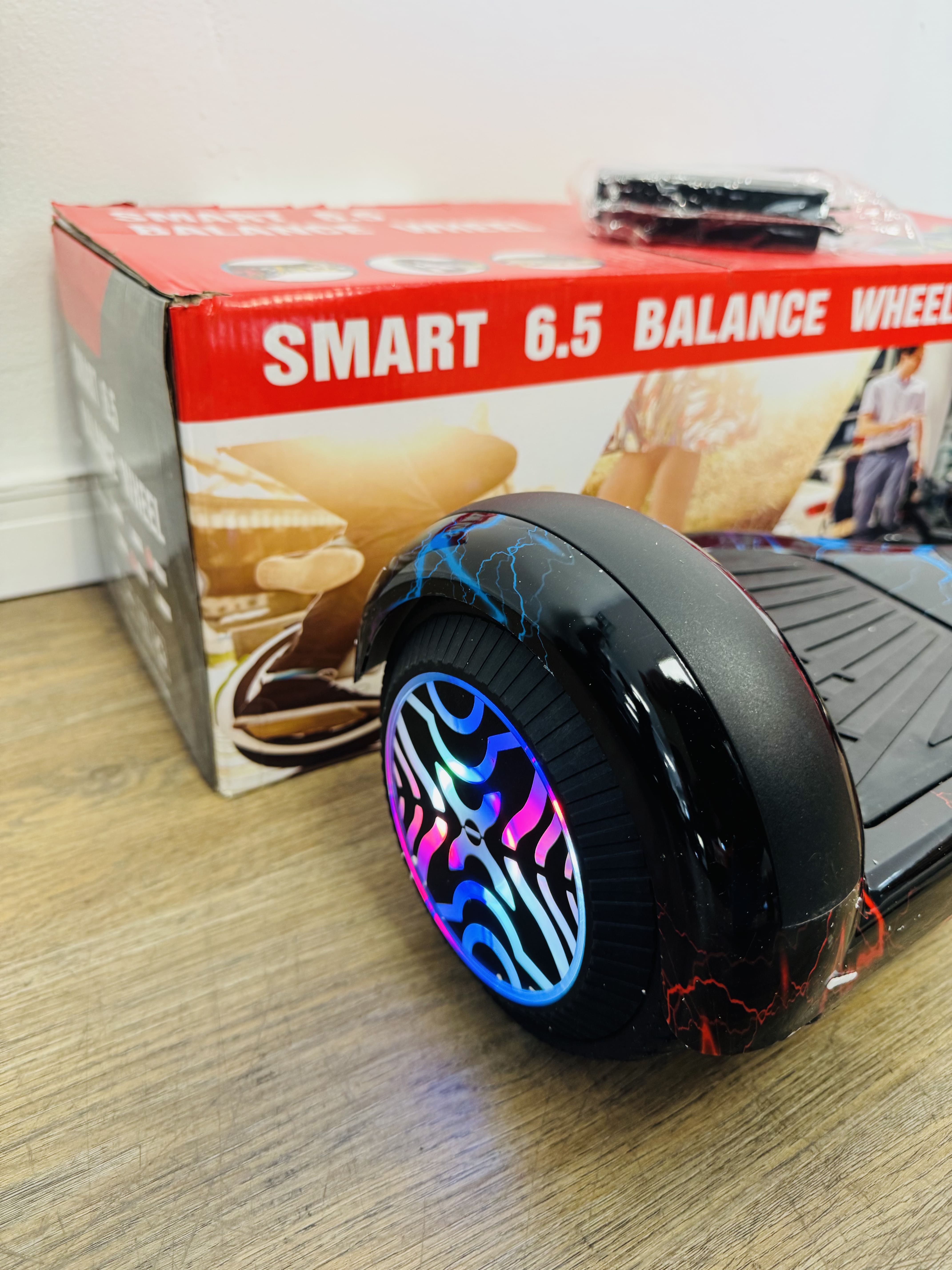 Lote #023 - Skate hoverboard eléctrico, con bluetooth, parlante y luces led - Imagen 2