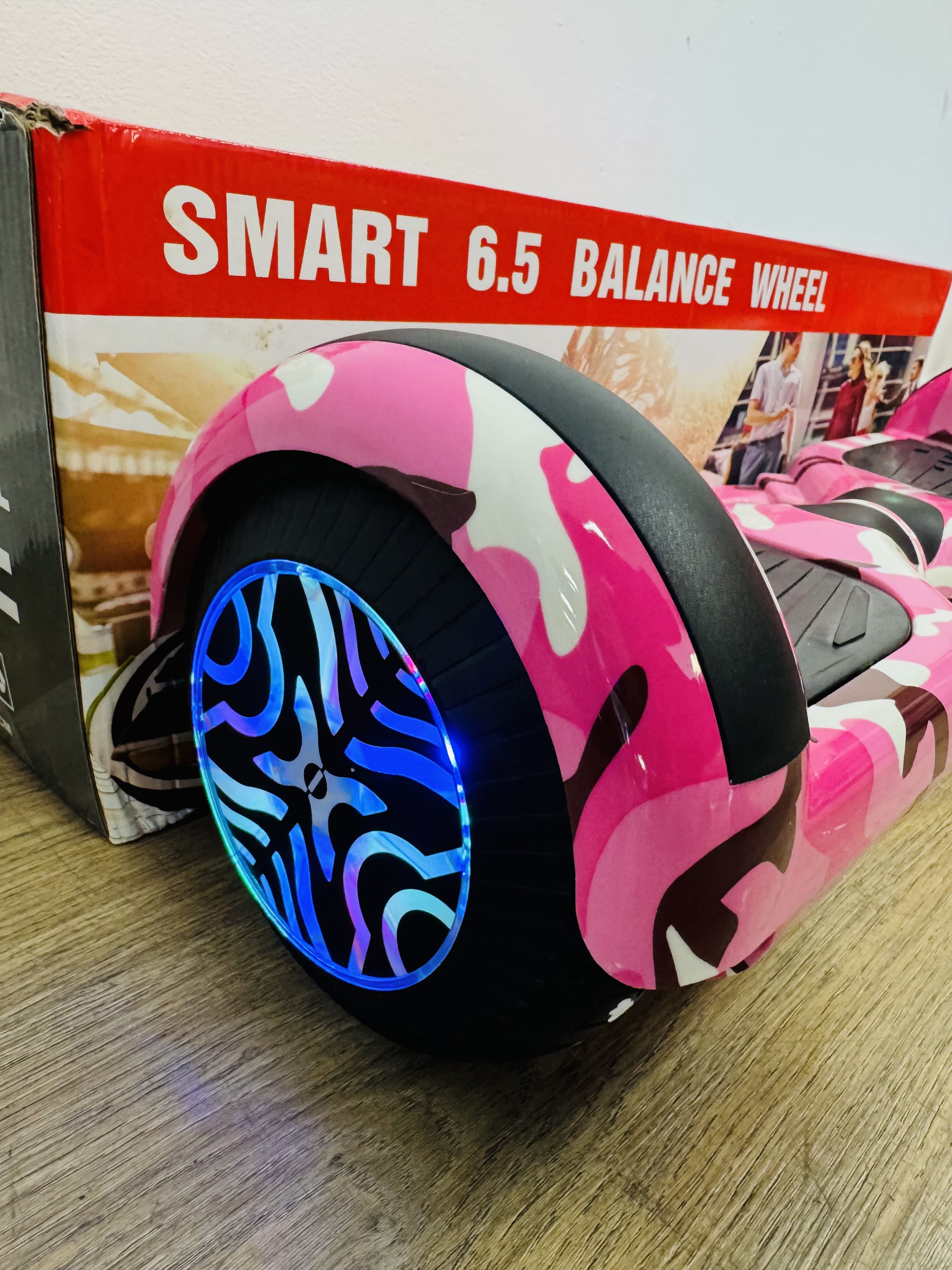 Lote #025 - Skate hoverboard eléctrico, con bluetooth, parlante y luces led - Imagen 3