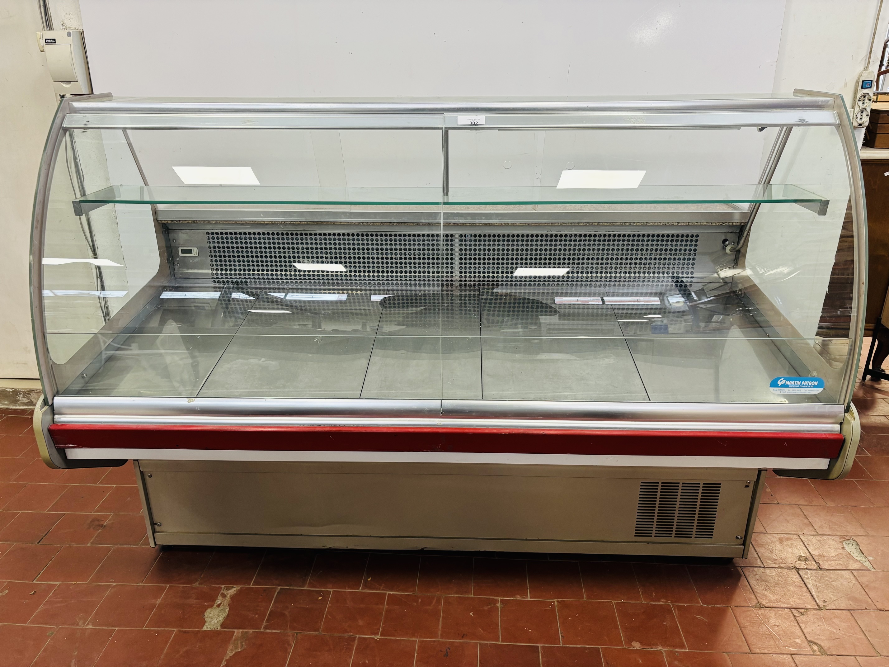 Lote #002R - Vitrina refrigerada horizontal con vidrios rebatibles para carga frontal y bodega - 181x93x130cm