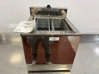 Lote #011 - Fritador en Ac/Inox de 2 servicios eléctrico monofásico - 38x46x44cm - SIN USO