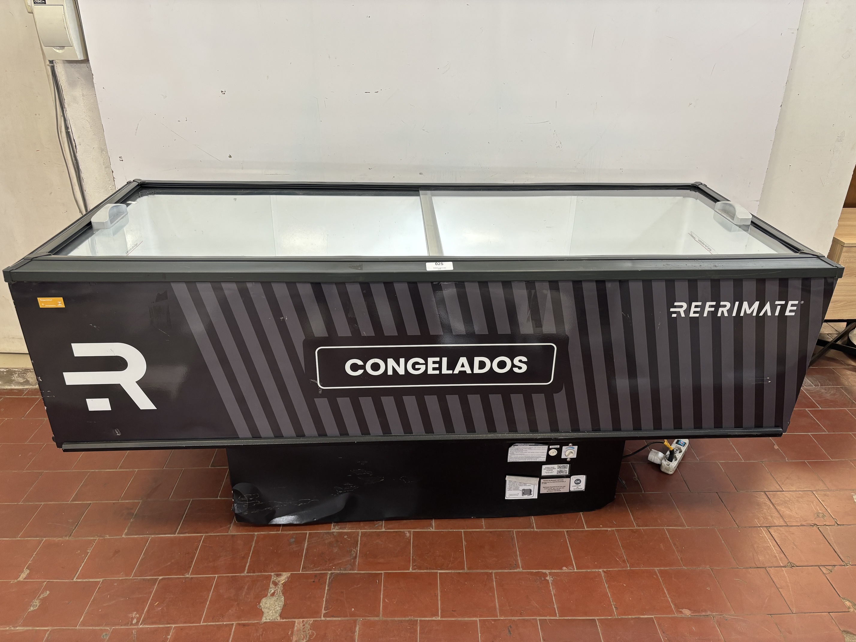 Lote #025R - Isla de congelados ¨Refrimate¨- 195x78x90cm